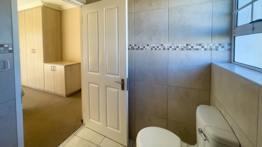2 Bedroom Property for Sale in Heiderand Western Cape